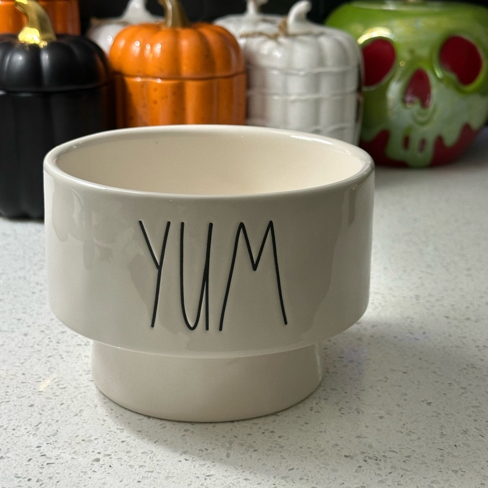 NWOT•Raised Dog Bowl “YUM”.